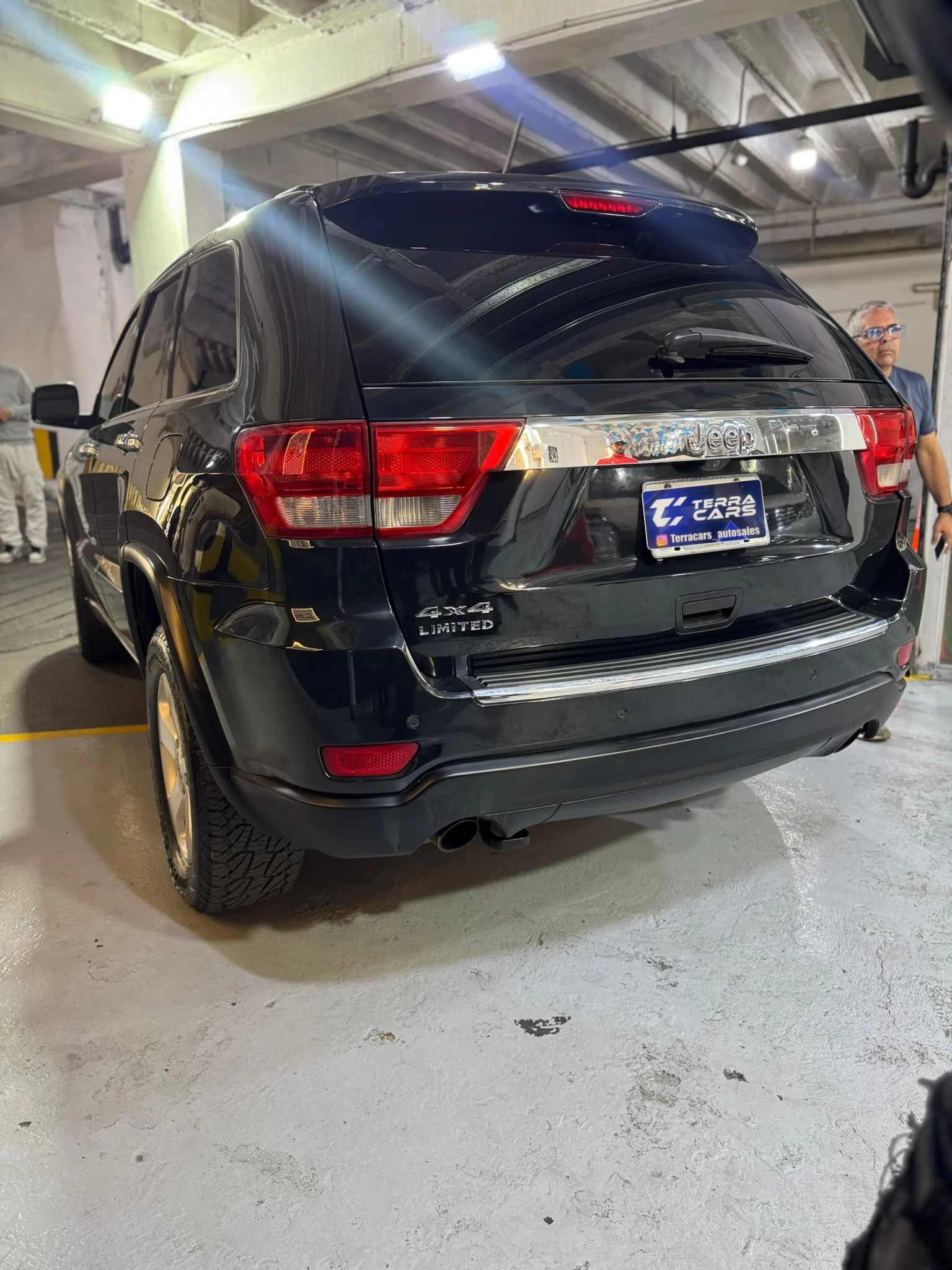 Caminhonete Jeep Grand Cherokee 2013 en Caracas — foto 3