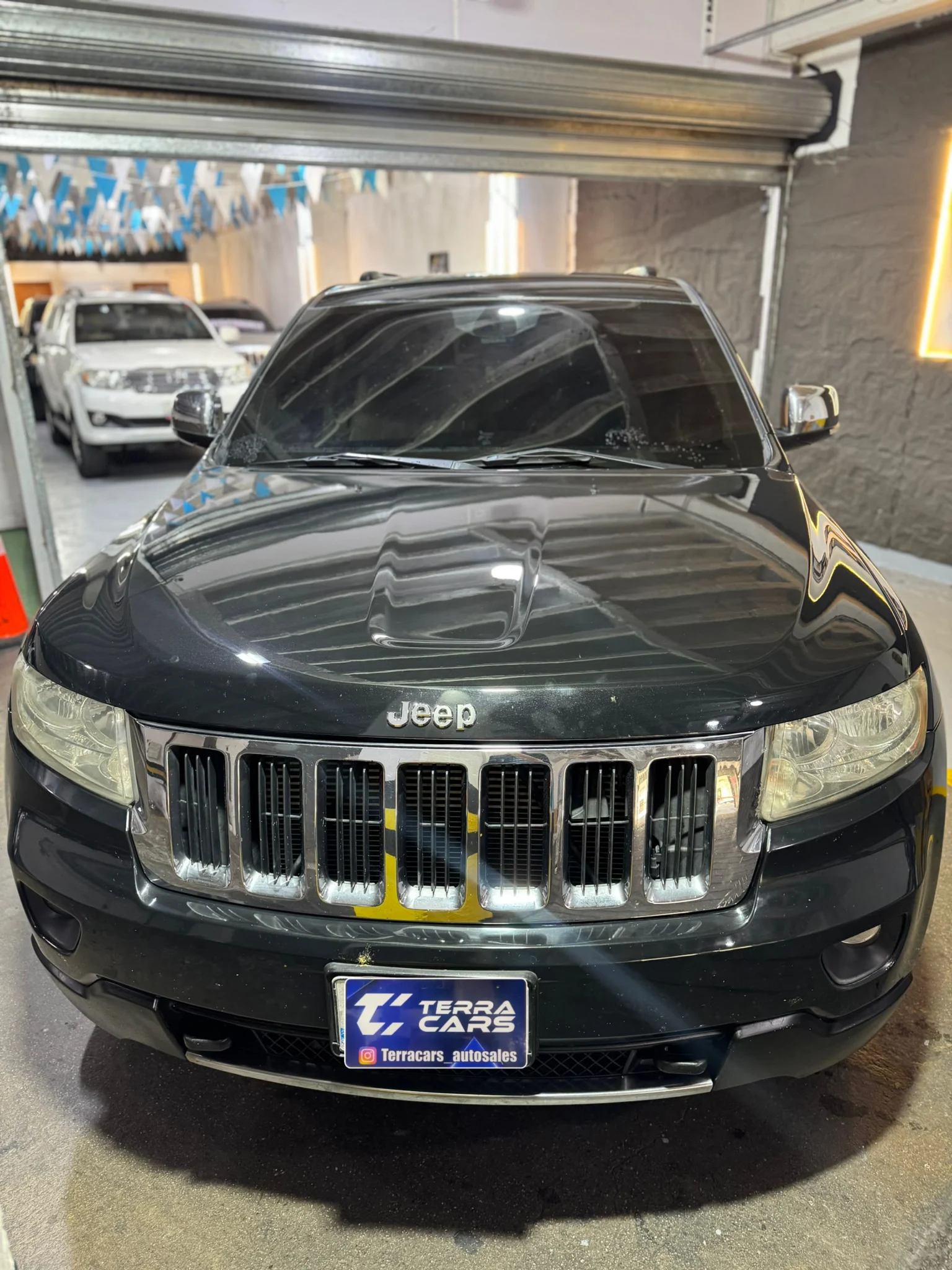 Caminhonete Jeep Grand Cherokee 2013 en Caracas — foto 5