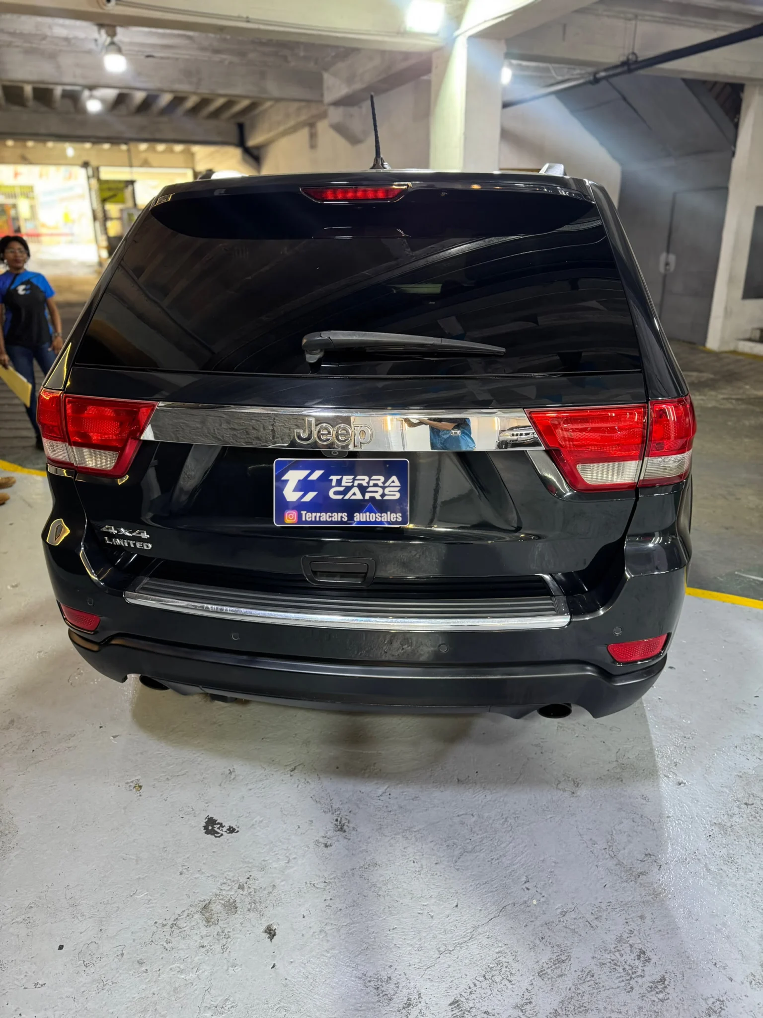 Caminhonete Jeep Grand Cherokee 2013 en Caracas — foto 6