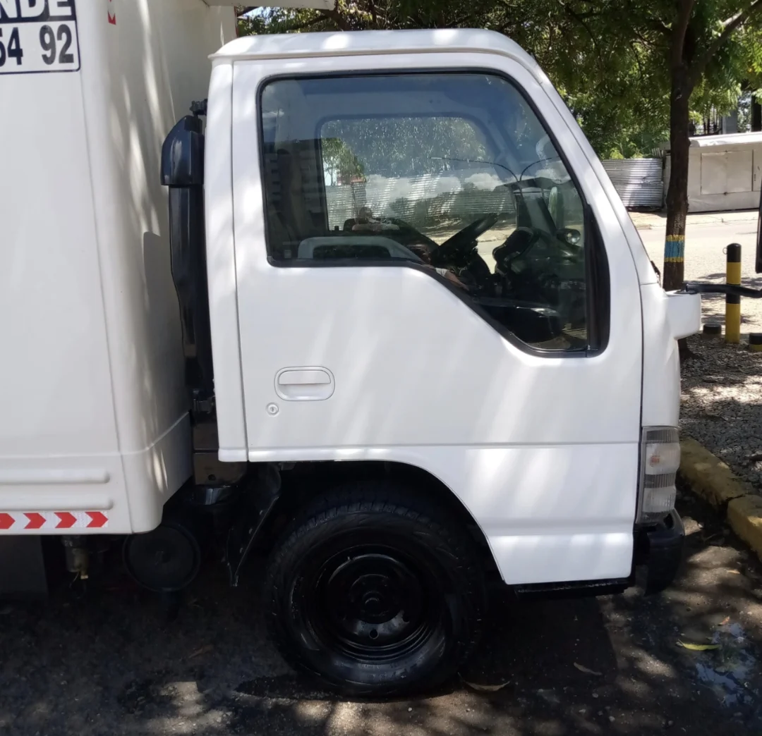 Refrigerado Chevrolet NHR 2011 en Ciudad Guayana — foto 3