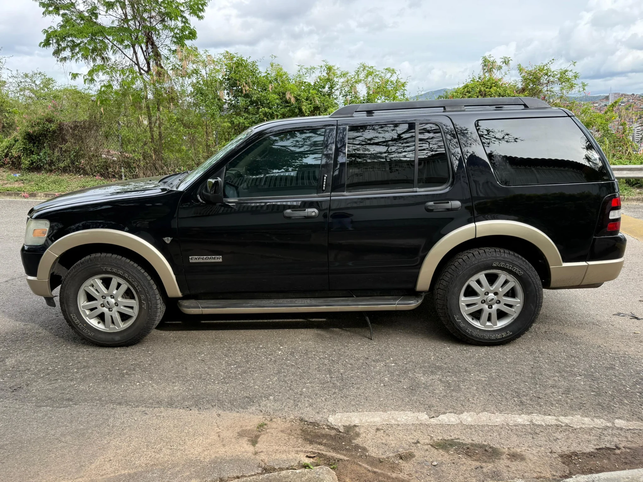 Caminhonete Ford Explorer Eddie Bauer 2009 en Caracas — foto 8