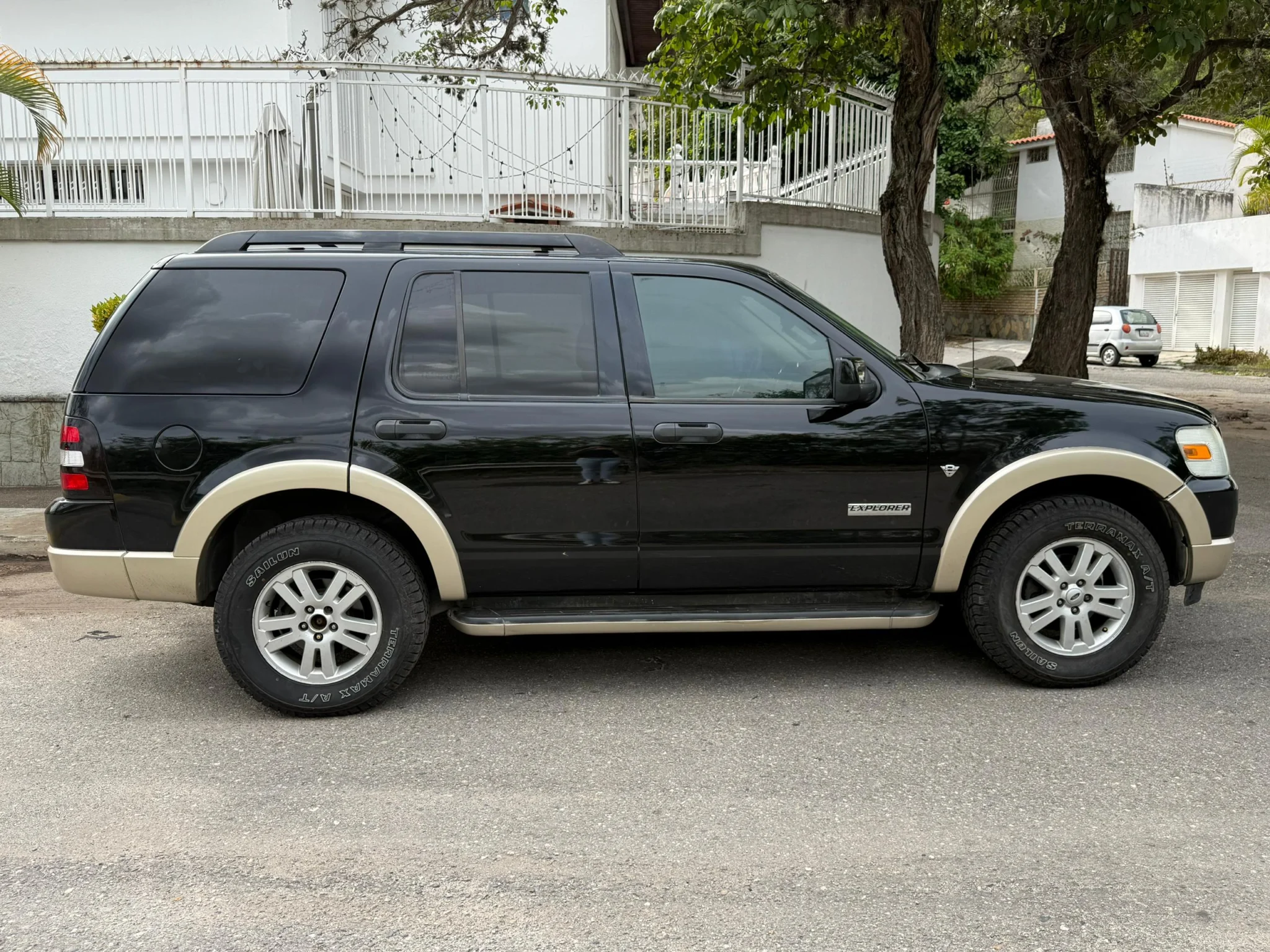 Caminhonete Ford Explorer Eddie Bauer 2009 en Caracas — foto 7