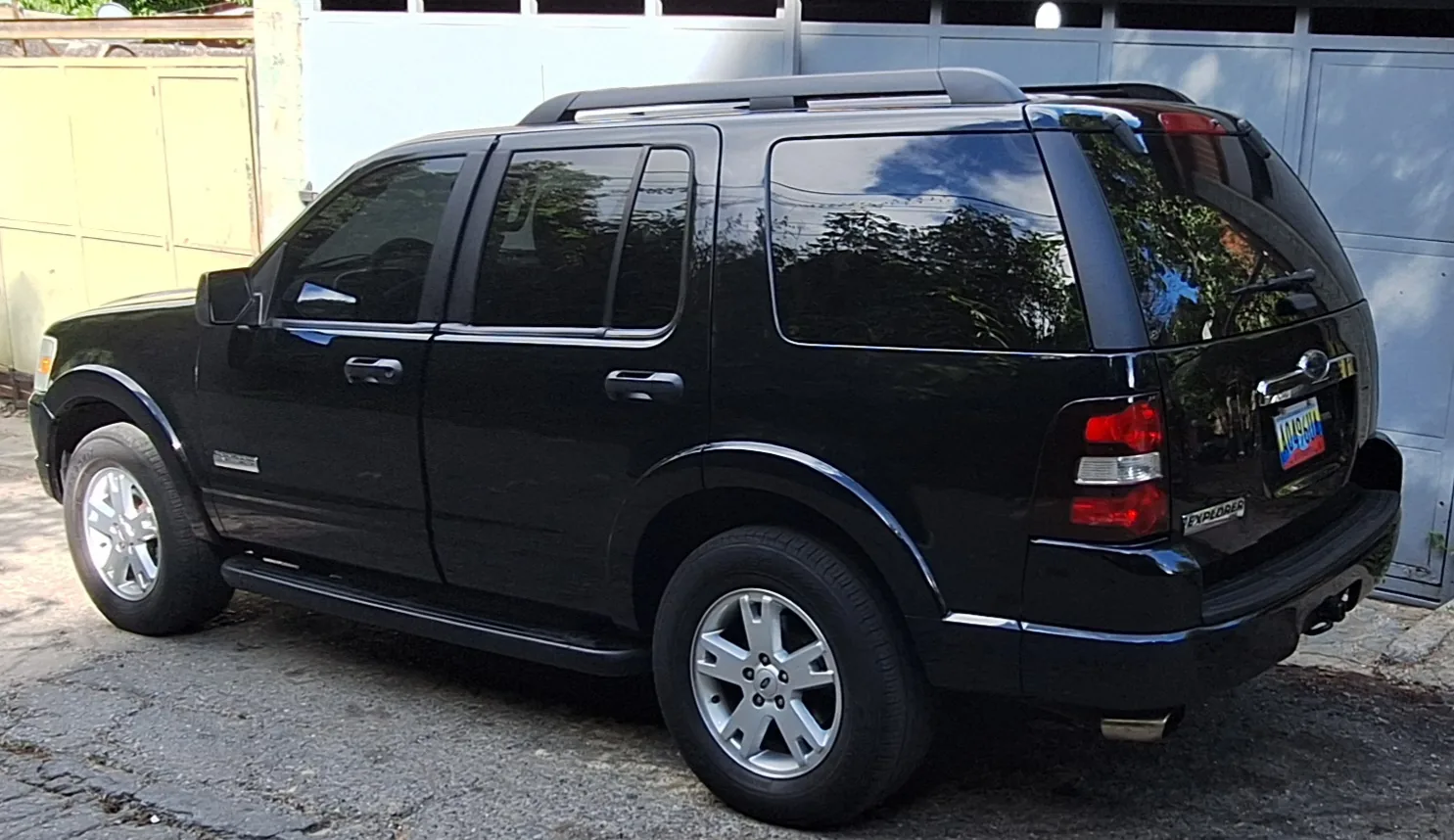Camioneta Ford Explorer 2010 en Caracas — foto 2