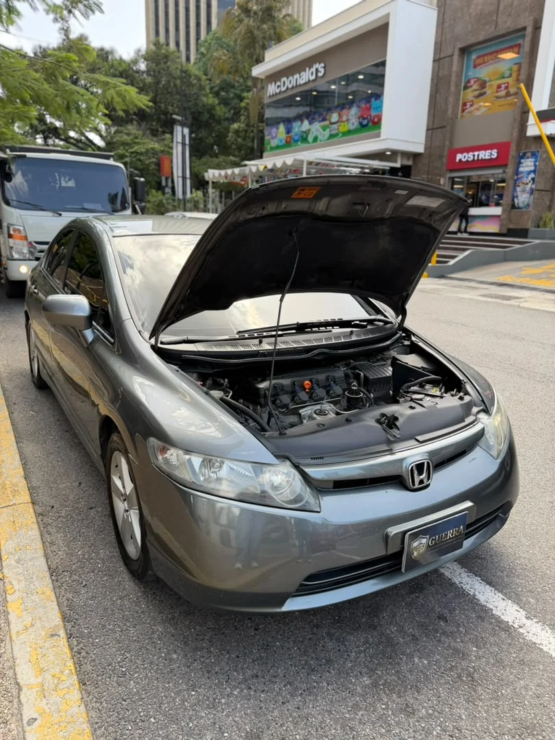 Carro Honda Civic LXS 2008 en Caracas — foto 2