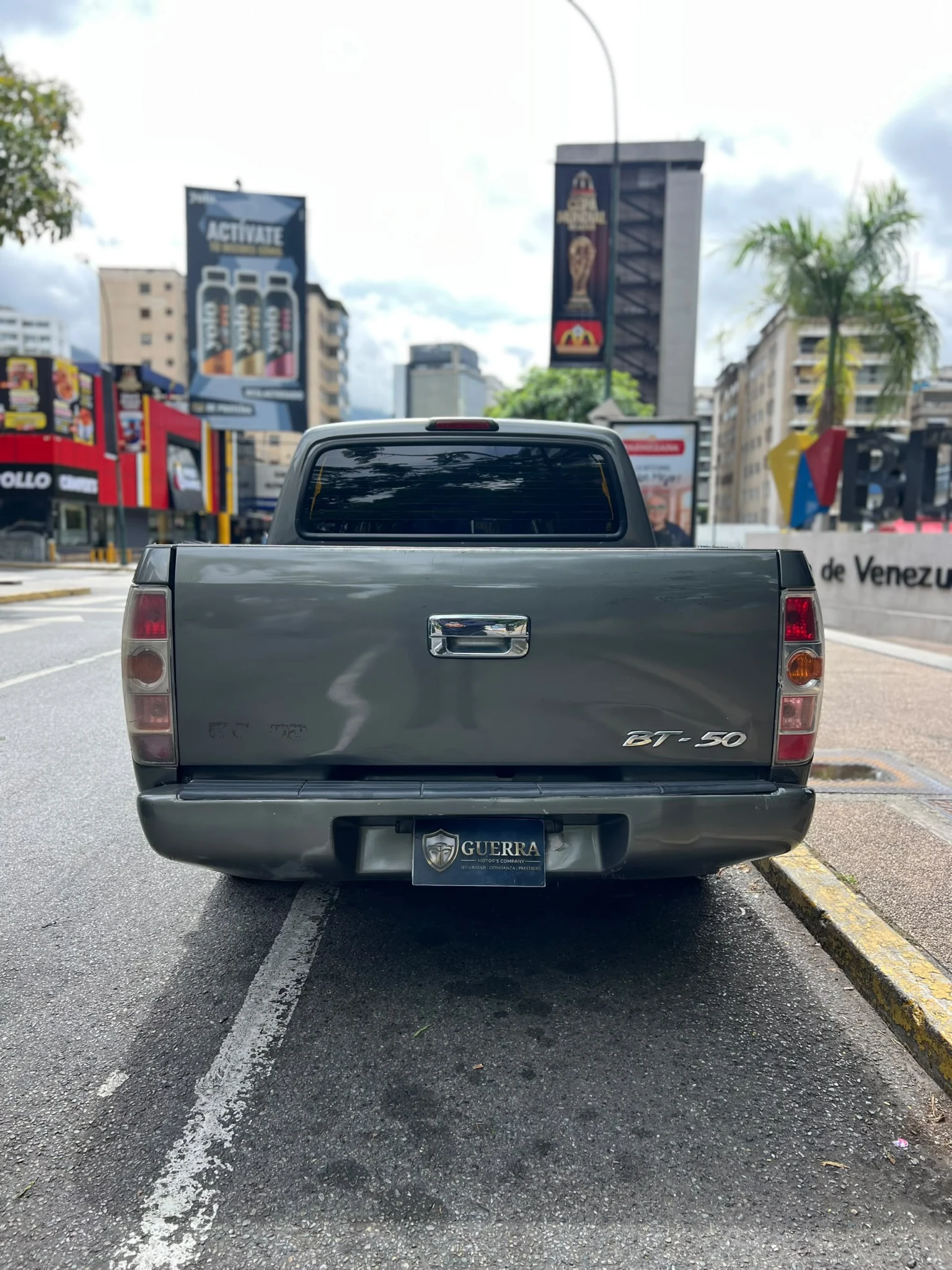 Caminhonete Mazda BT-50 2012 en Caracas — foto 4