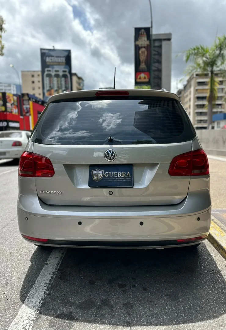 Carro Volkswagen Spacefox 2013 en Caracas — foto 8