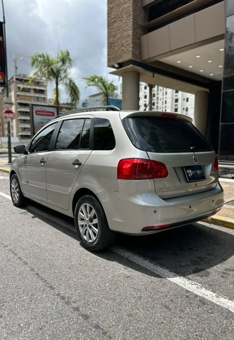 Carro Volkswagen Spacefox 2013 en Caracas — foto 9