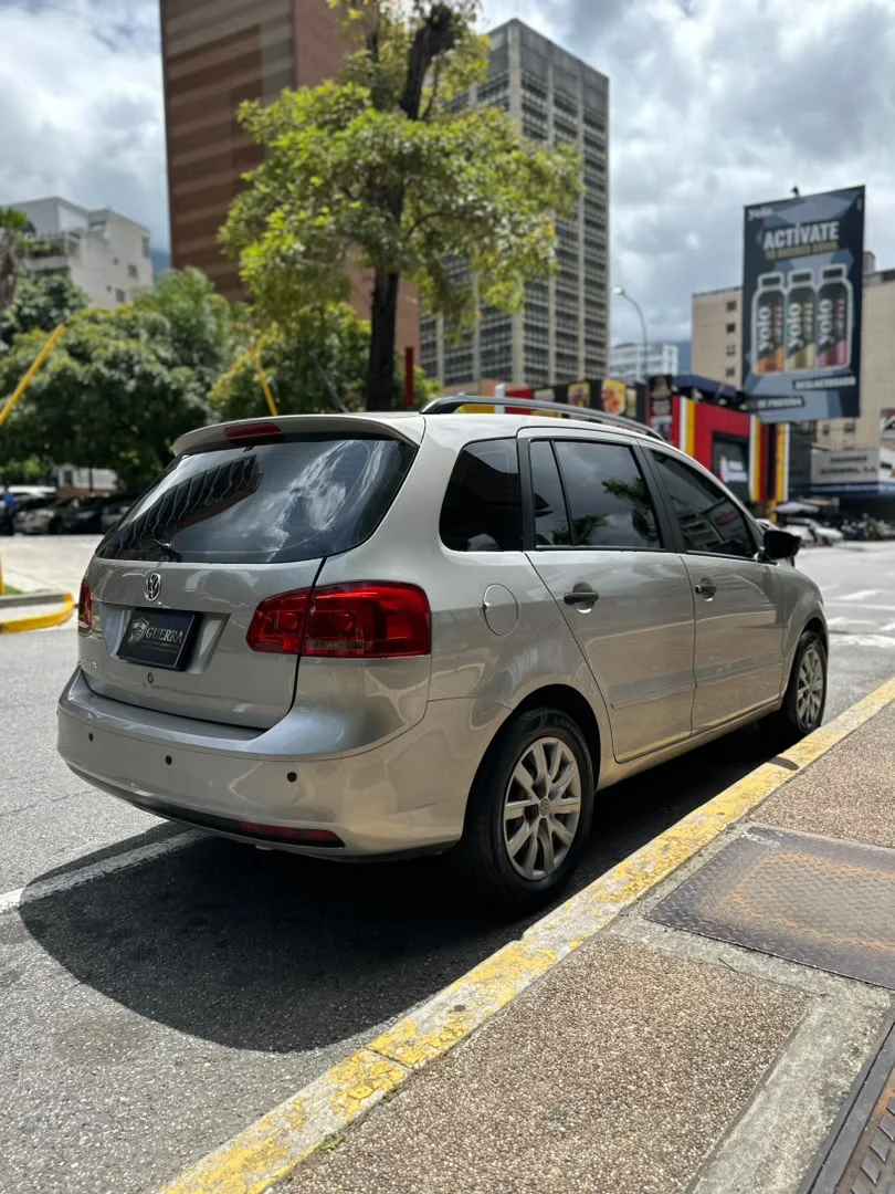 Carro Volkswagen Spacefox 2013 en Caracas — foto 5