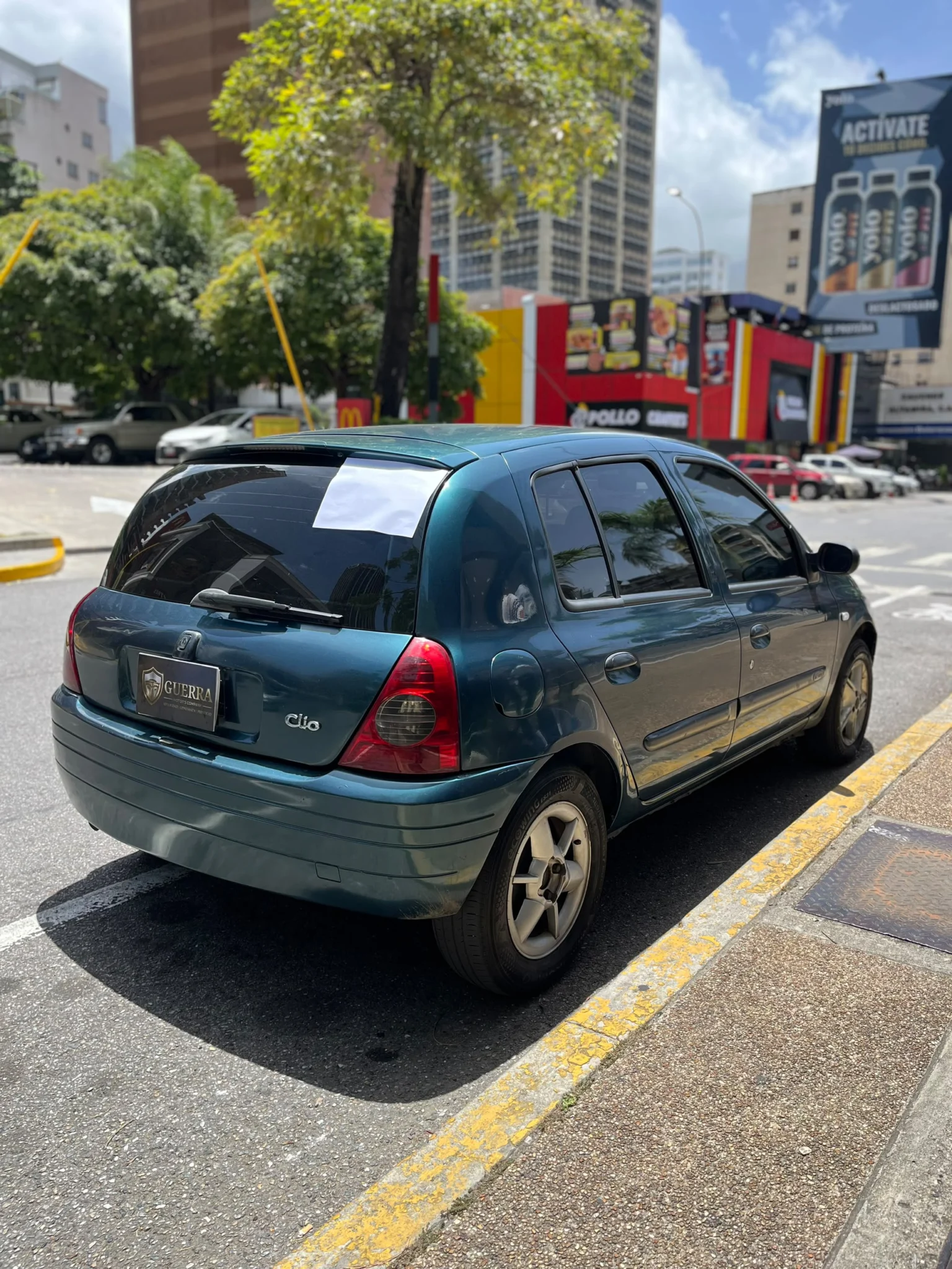Carro Renault Clio 2002 en Caracas — foto 3