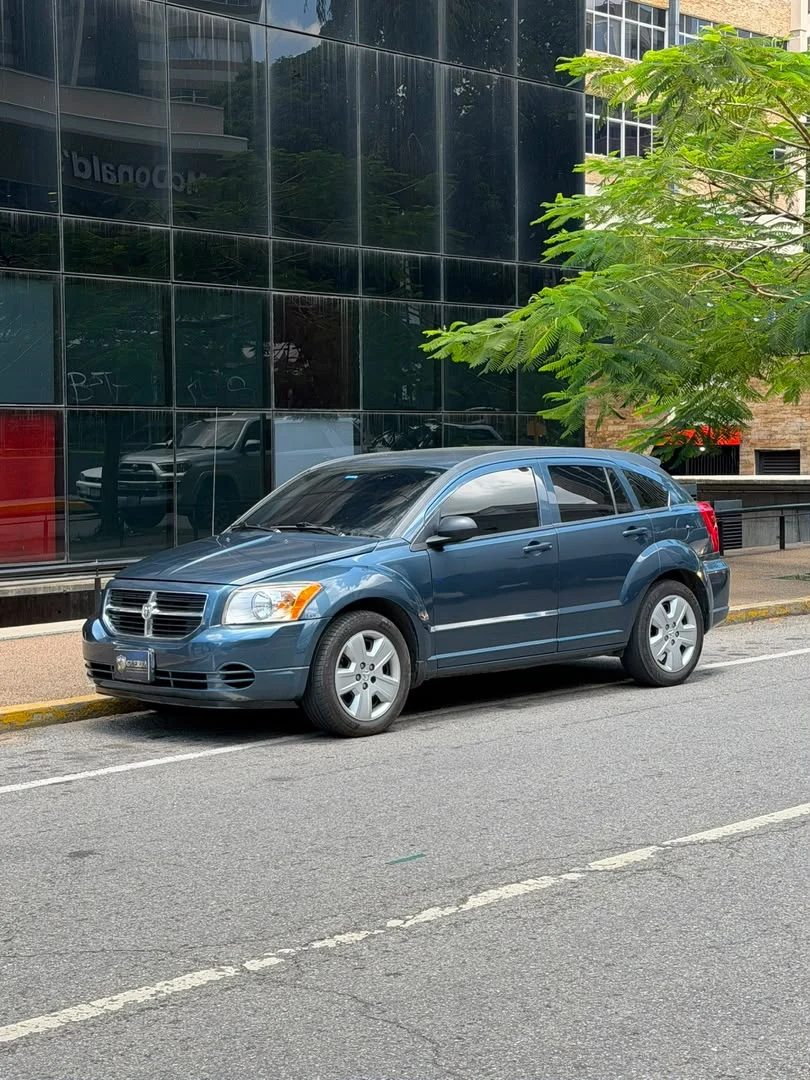 Caminhonete Dodge Caliber 2009 en Caracas — foto 5