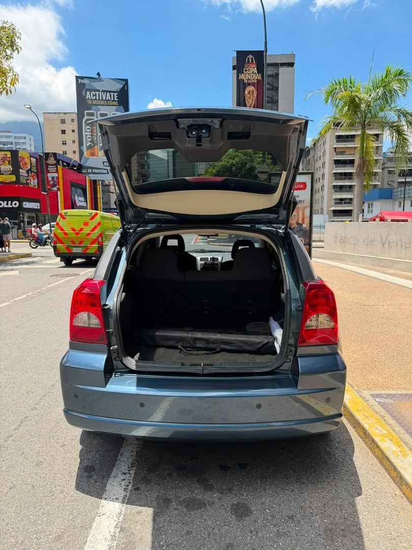 Caminhonete Dodge Caliber 2009 en Caracas — foto 4