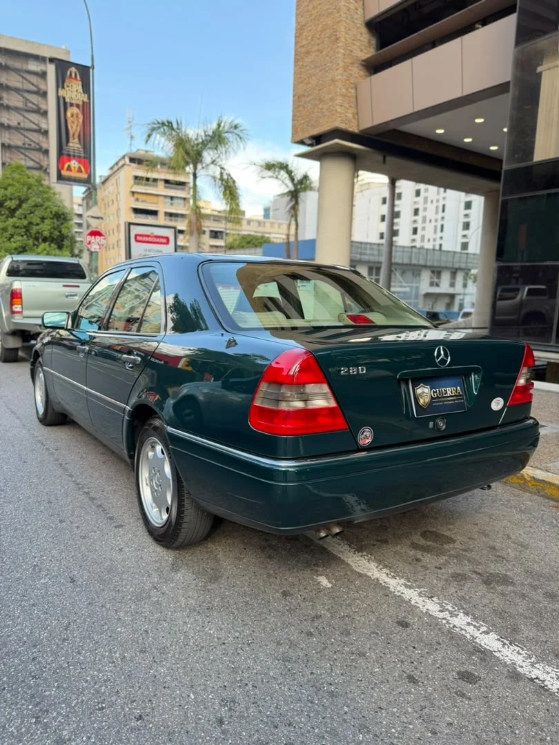 Carro Mercedes-Benz E 280 1997 en Caracas — foto 6