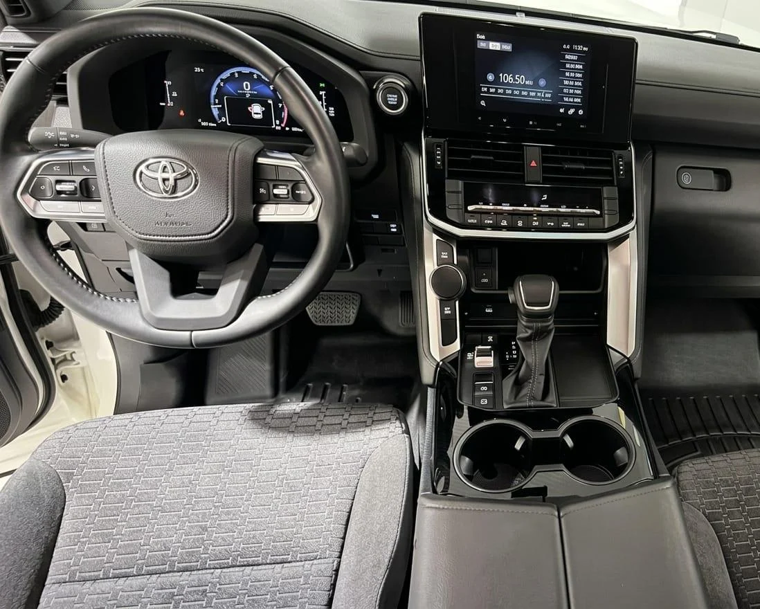 Caminhonete Toyota Land cruiser LC300 2025 en Caracas — foto 4
