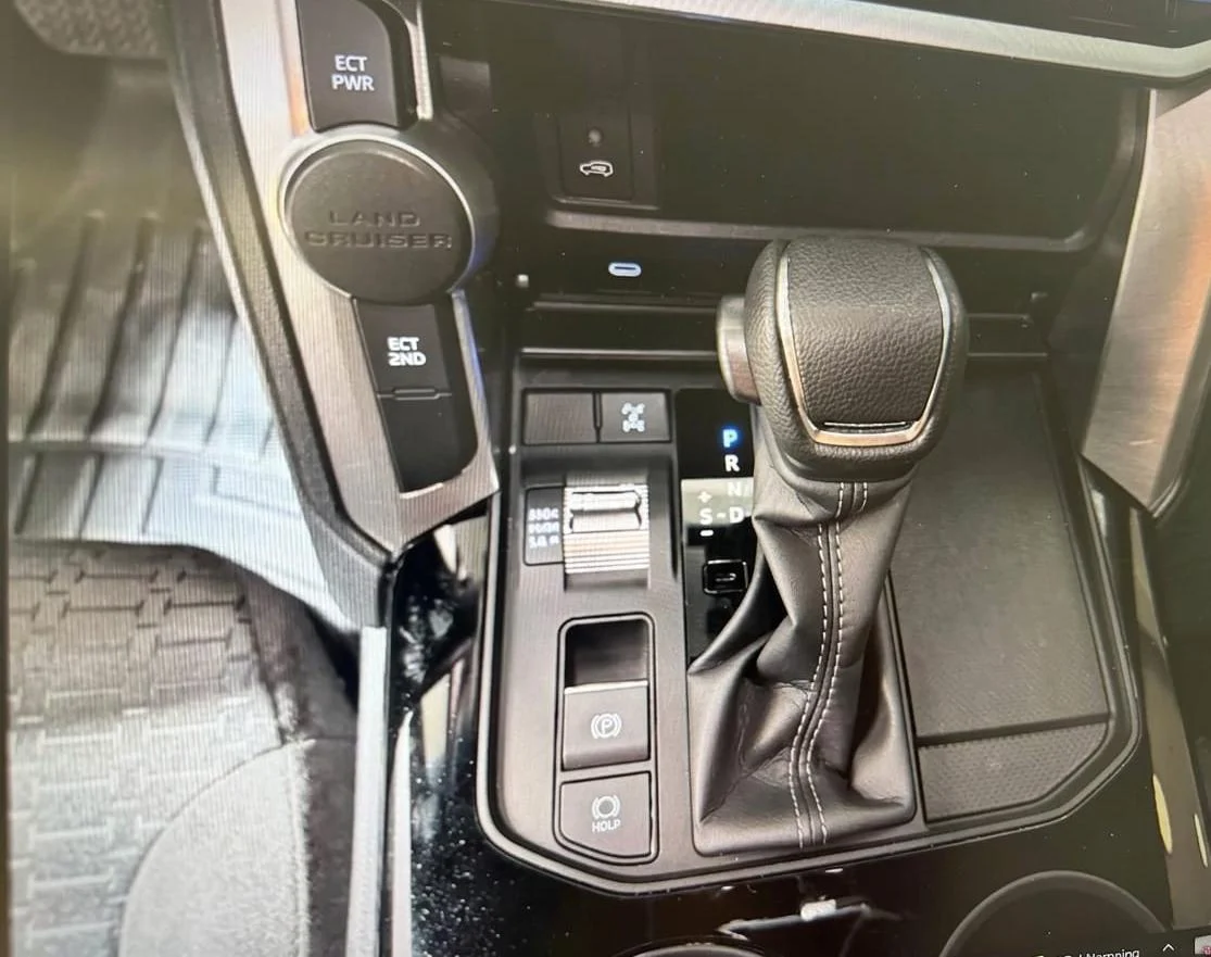 Caminhonete Toyota Land cruiser LC300 2025 en Caracas — foto 7