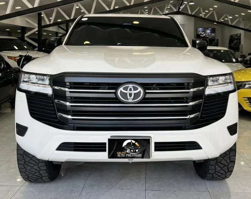 Caminhonete Toyota Land cruiser LC300 2025 en Caracas — foto 2