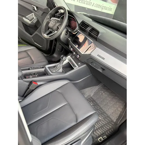 SUV Audi Q3 45 Komfort Quattro 2024 en Caracas — foto 8