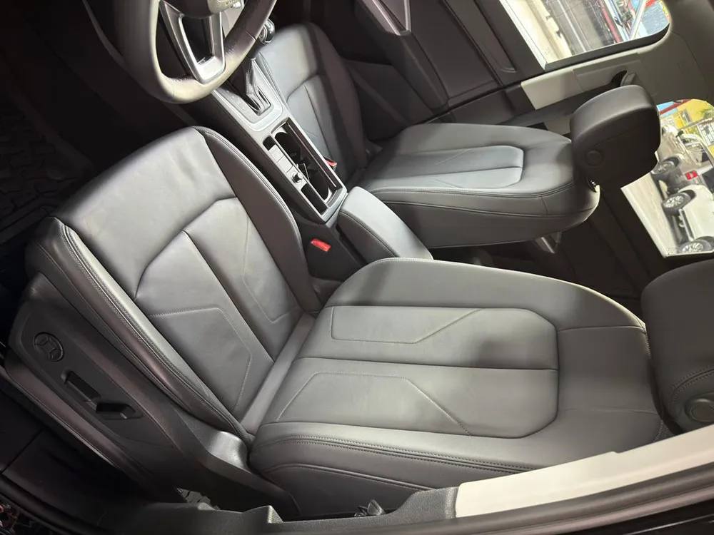 SUV Audi Q3 45 Komfort Quattro 2024 en Caracas — foto 10