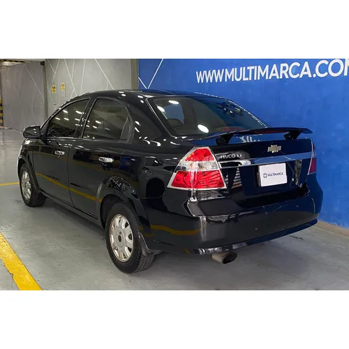 Sedã Chevrolet Aveo 2013 en Caracas — foto 3
