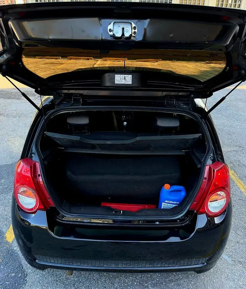 Hatchback Chevrolet Aveo Speed LT 2013 en Caracas — foto 11