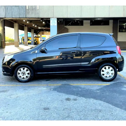 Hatchback Chevrolet Aveo Speed LT 2013 en Caracas — foto 7