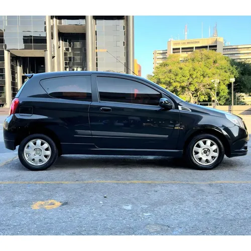 Hatchback Chevrolet Aveo Speed LT 2013 en Caracas — foto 8