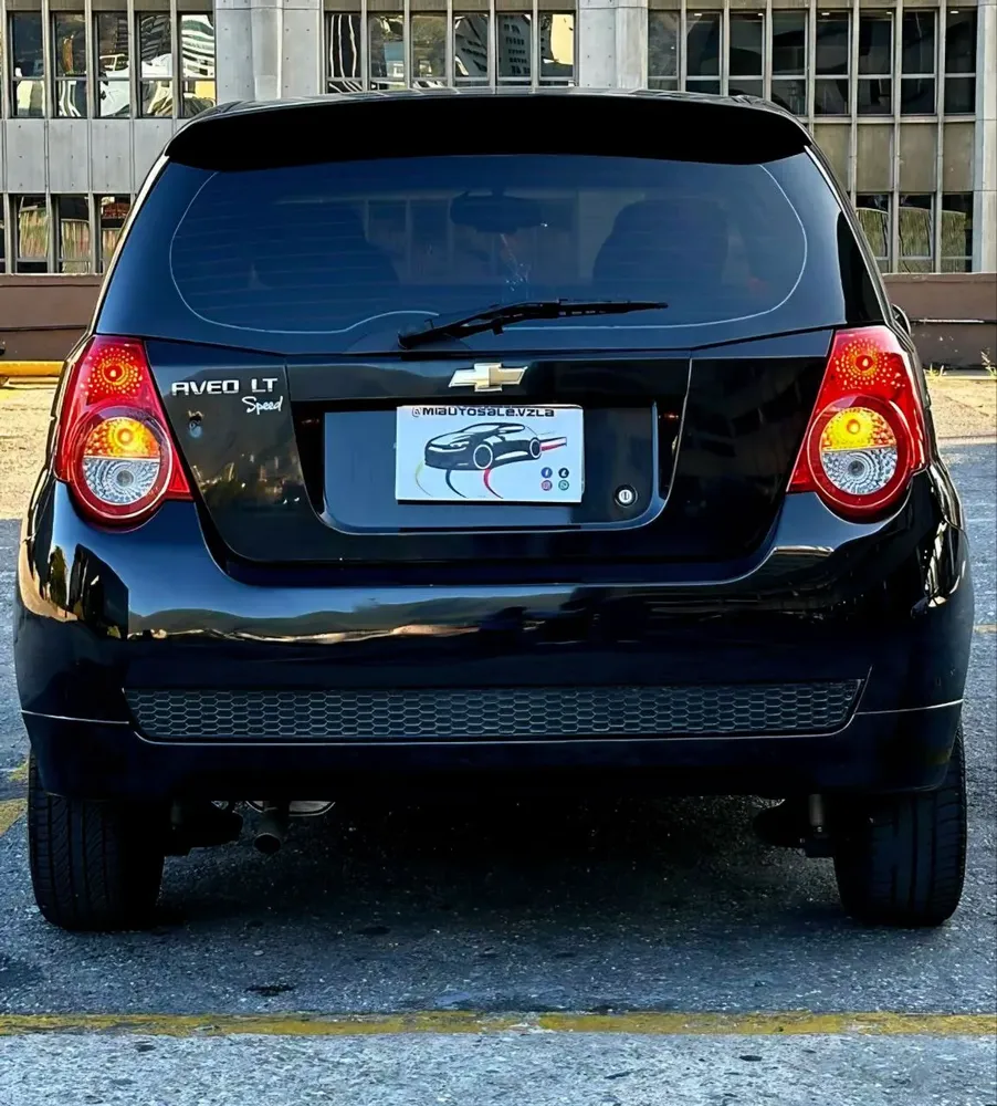 Hatchback Chevrolet Aveo Speed LT 2013 en Caracas — foto 10
