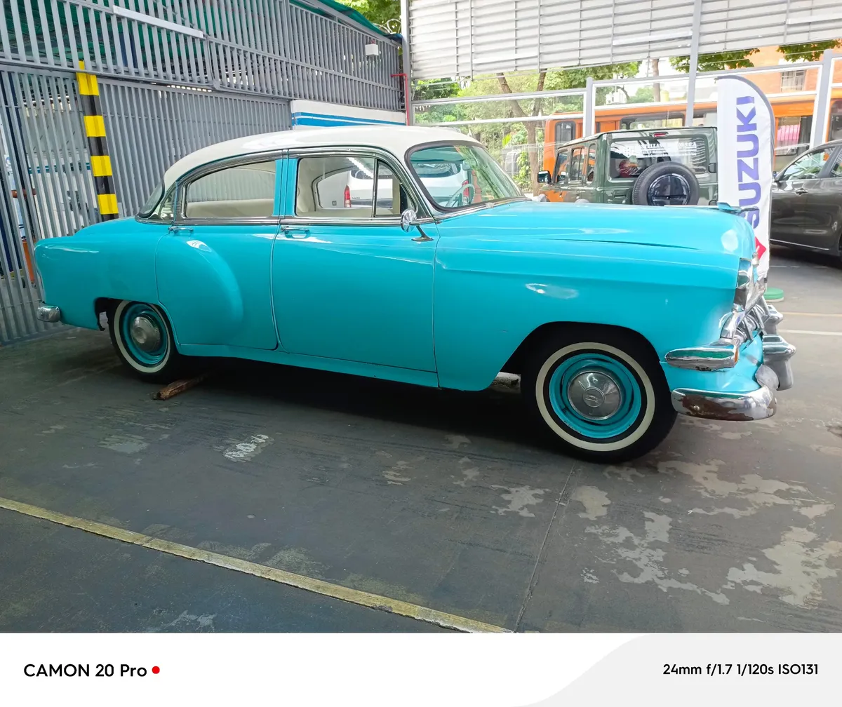 Sedã Chevrolet Belair 2000 en Caracas — foto 2