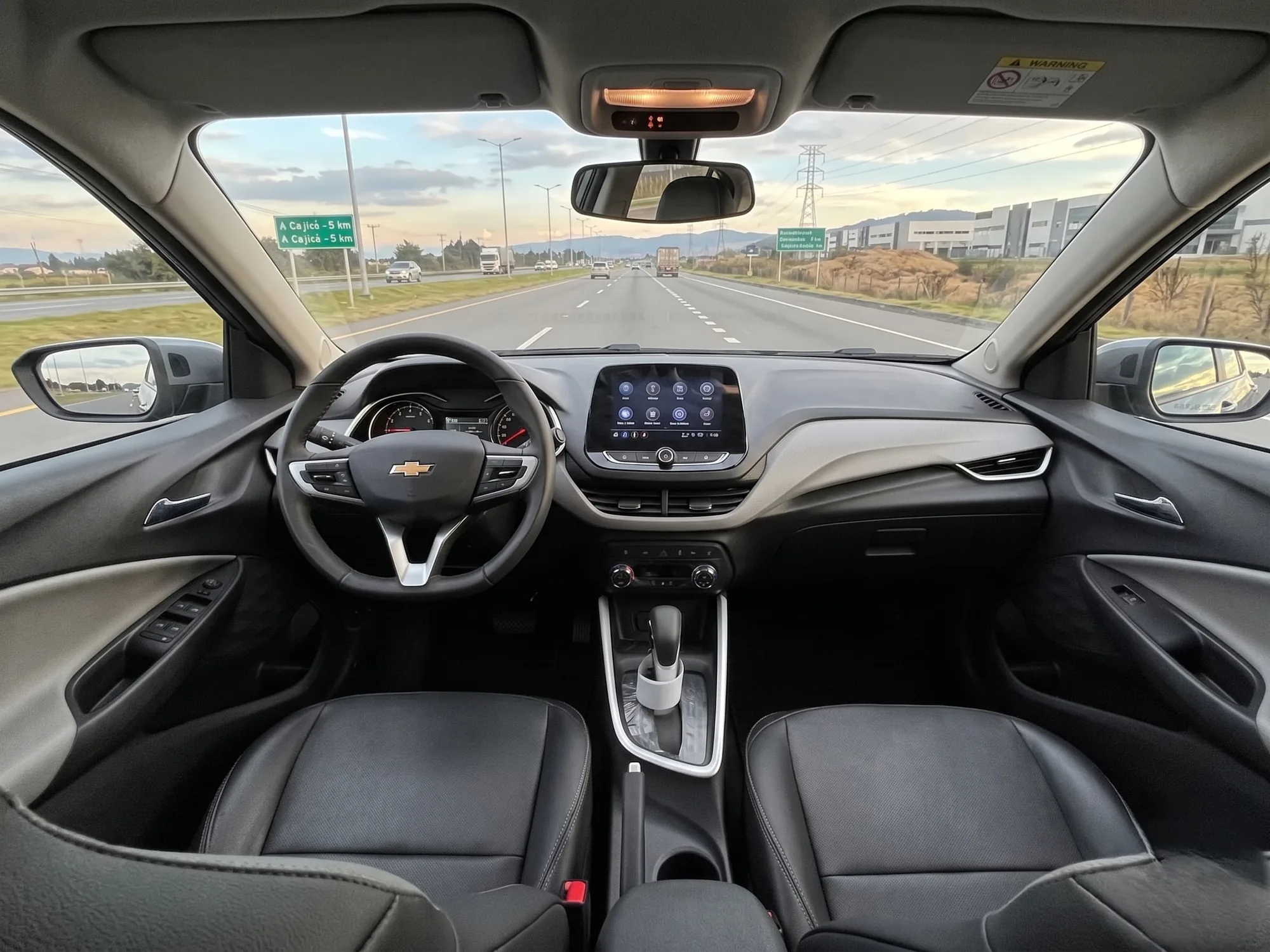 Sedã Chevrolet Onix Premier 2025 en Caracas — foto 3