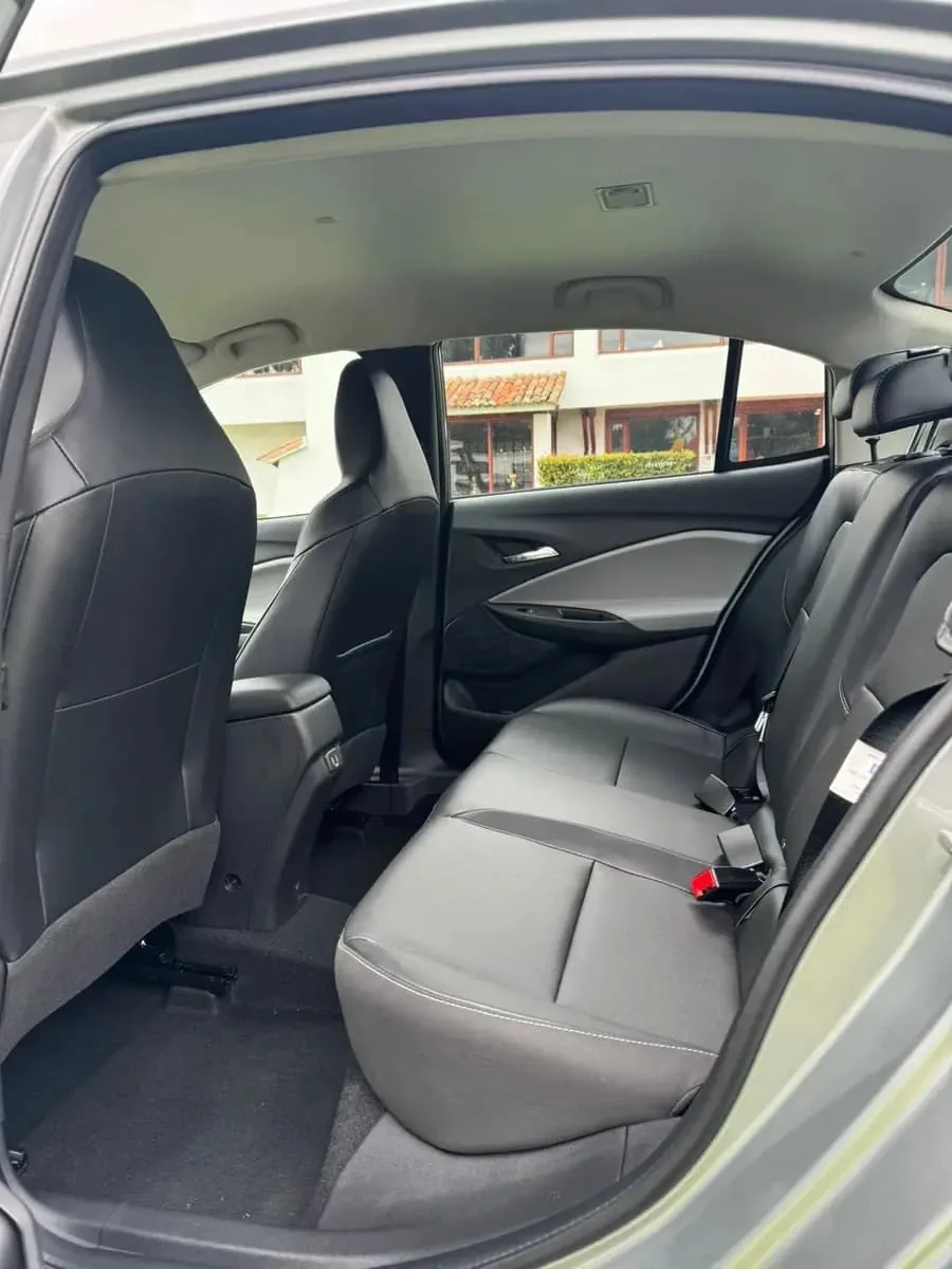 Sedã Chevrolet Onix Premier 2025 en Caracas — foto 5