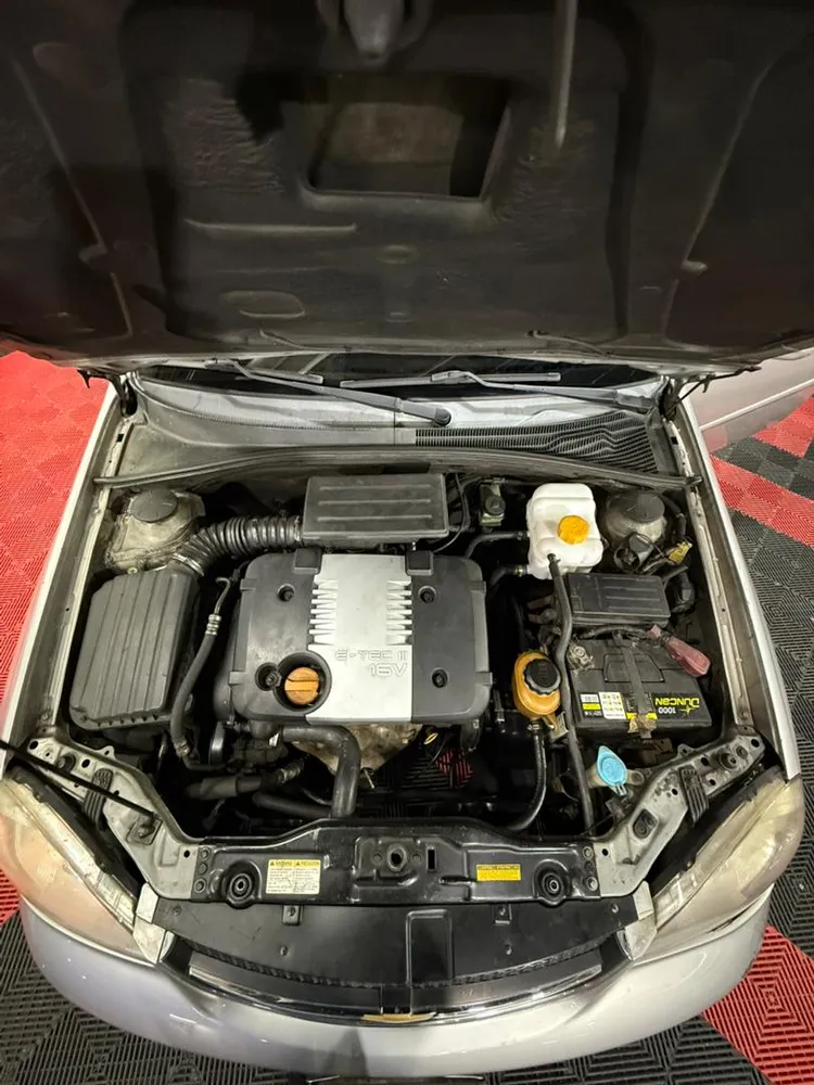 Sedã Chevrolet Optra 2007 en Caracas — foto 15