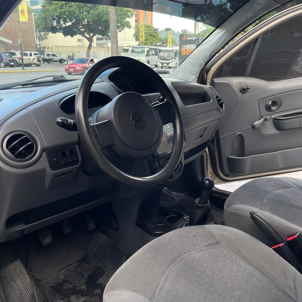 Hatchback Chevrolet Spark 2011 en Caracas — foto 11