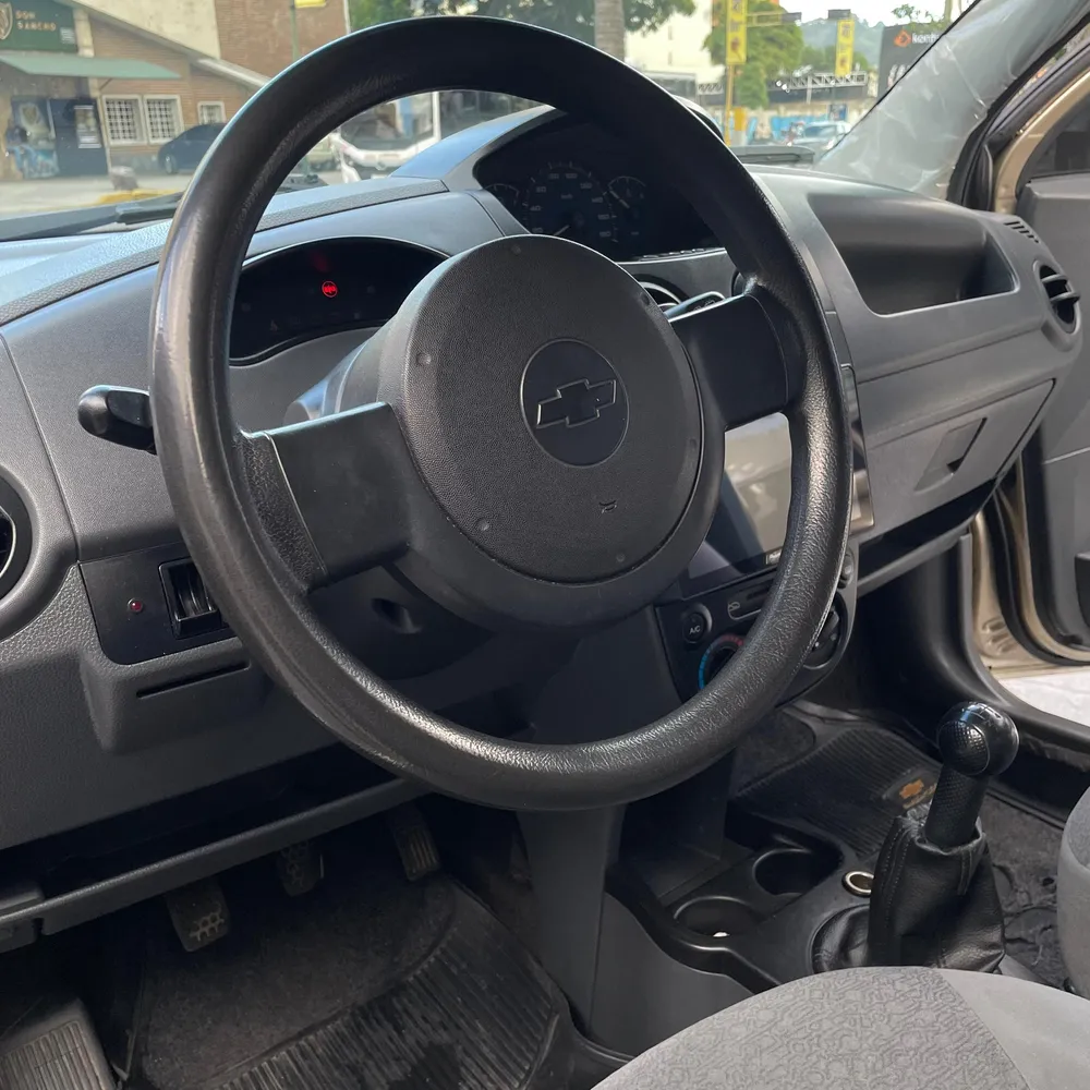 Hatchback Chevrolet Spark 2011 en Caracas — foto 13