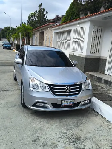 Sedã Dongfeng A60 2022 en Caracas
