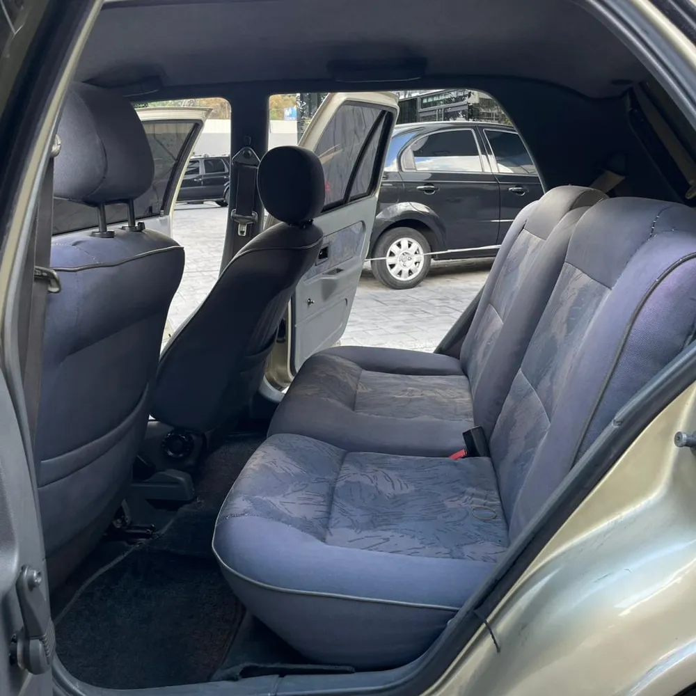 Cupê Renault Clio 2001 en Caracas — foto 14