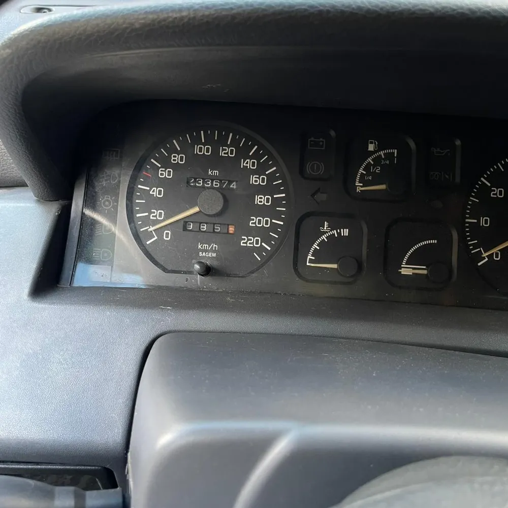 Cupê Renault Clio 2001 en Caracas — foto 15