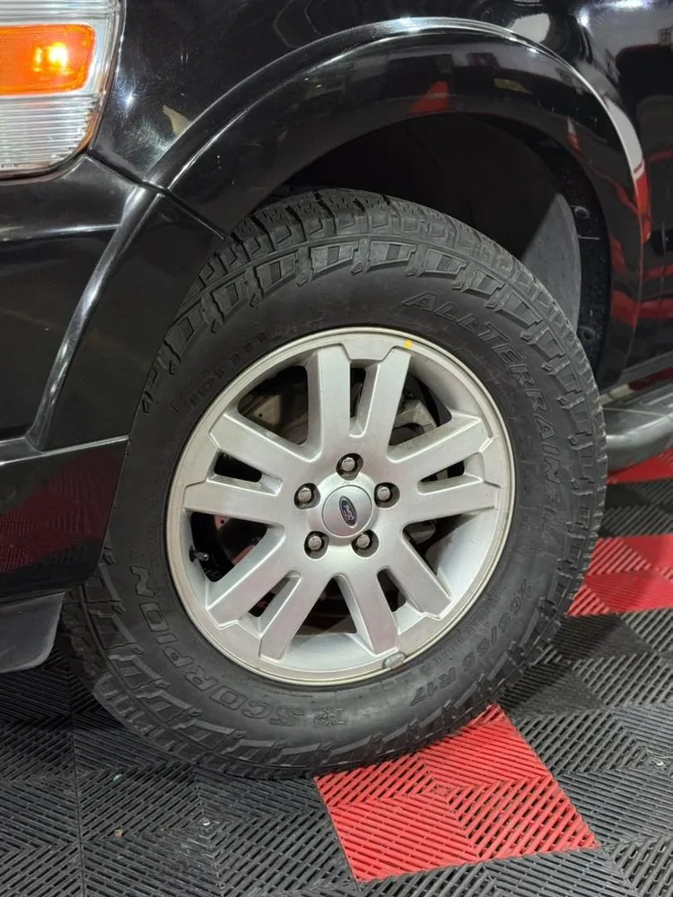 SUV Ford Explorer 2010 en Caracas — foto 13