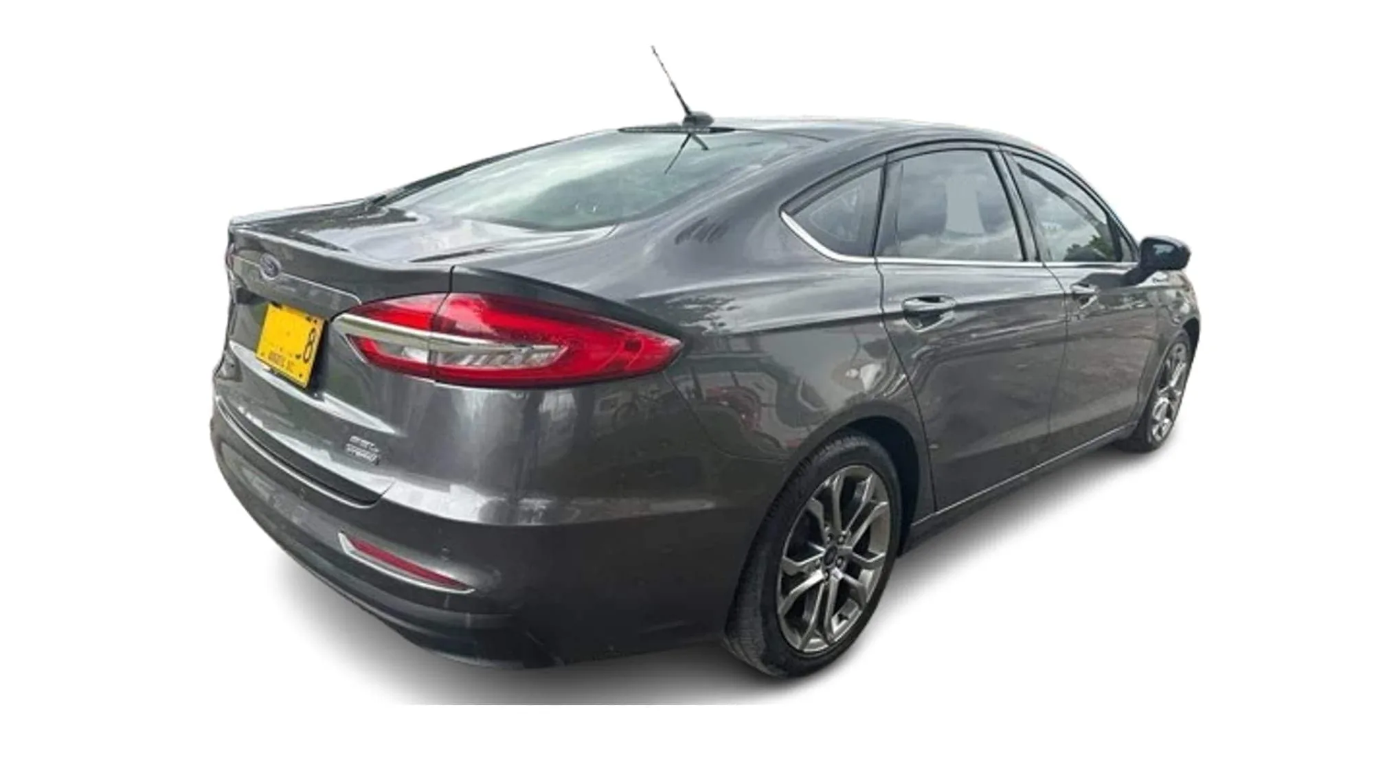 Sedã Ford Fusion 2020 en Cumaná — foto 2
