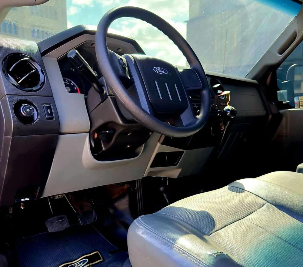 Picape Ford F-350 Superduty 2013 en Caracas — foto 12