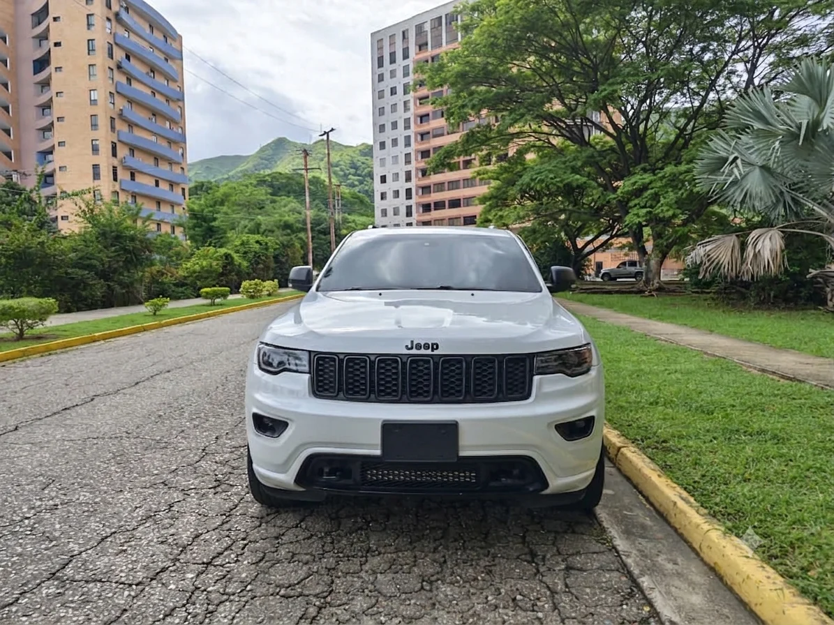 Caminhonete Jeep Grand Cherokee 2017 en Valencia — foto 4