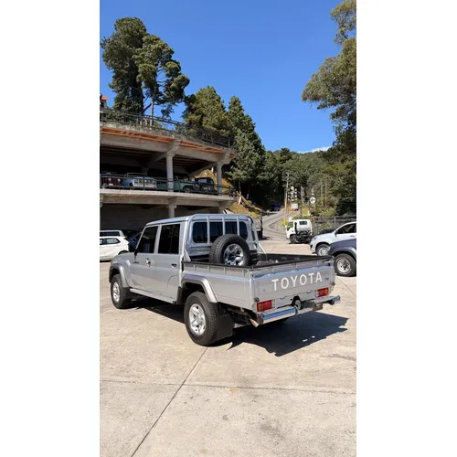 Picape Toyota Land Cruiser Hembrita LX 2023 en La Colonia Tovar — foto 3