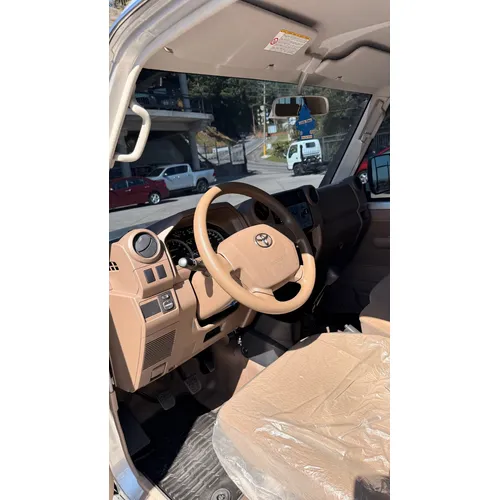 Picape Toyota Land Cruiser Hembrita LX 2023 en La Colonia Tovar — foto 6