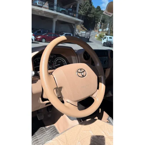 Picape Toyota Land Cruiser Hembrita LX 2023 en La Colonia Tovar — foto 7