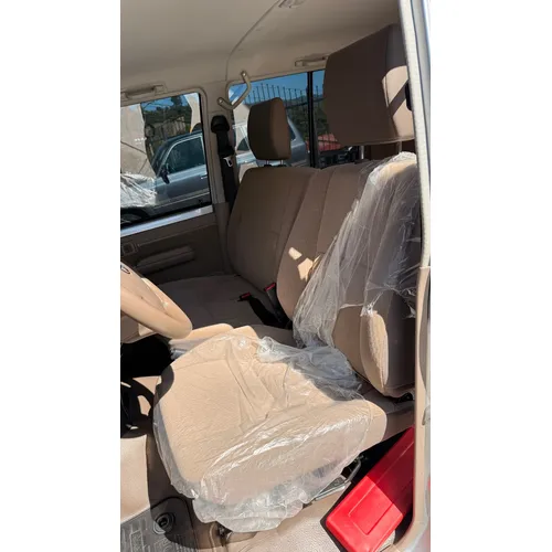Picape Toyota Land Cruiser Hembrita LX 2023 en La Colonia Tovar — foto 8
