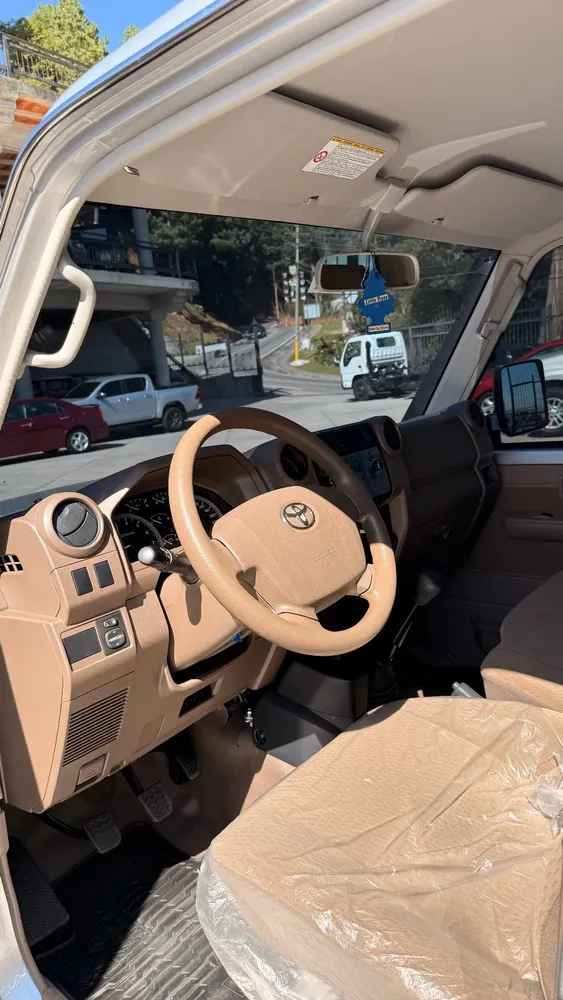 Picape Toyota Land Cruiser Hembrita LX 2023 en La Colonia Tovar — foto 9