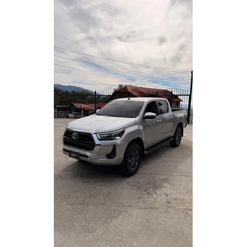 Picape Toyota Hilux 2025 en La Colonia Tovar — foto 2