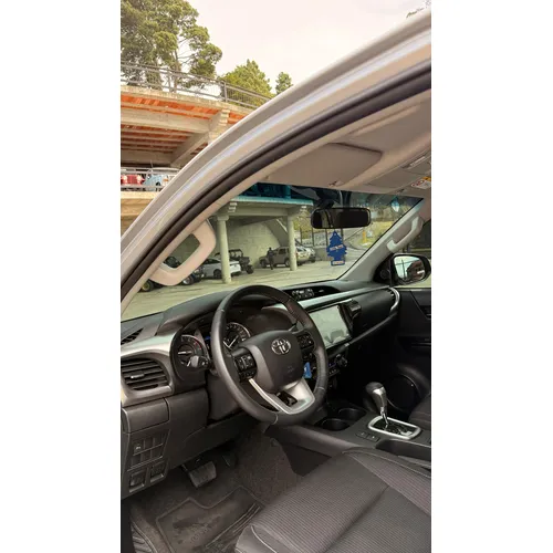 Picape Toyota Hilux 2025 en La Colonia Tovar — foto 7