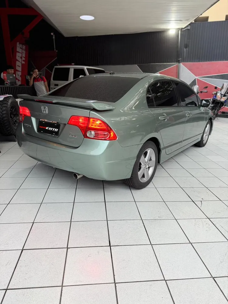 Sedã Honda Civic Emotion 2008 en Caracas — foto 9
