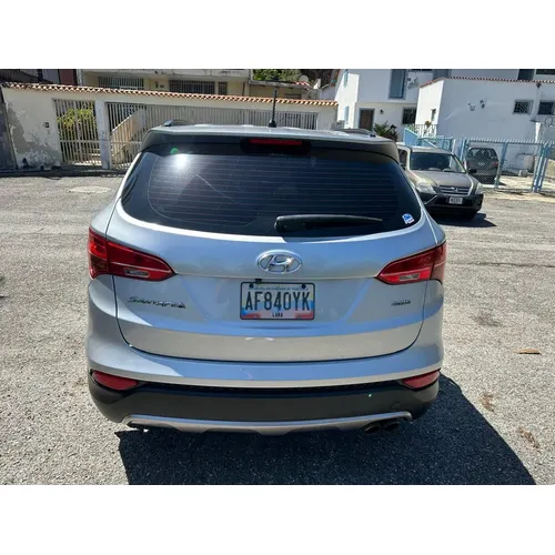 Caminhonete Hyundai Santa Fe 2014 en Caracas — foto 7