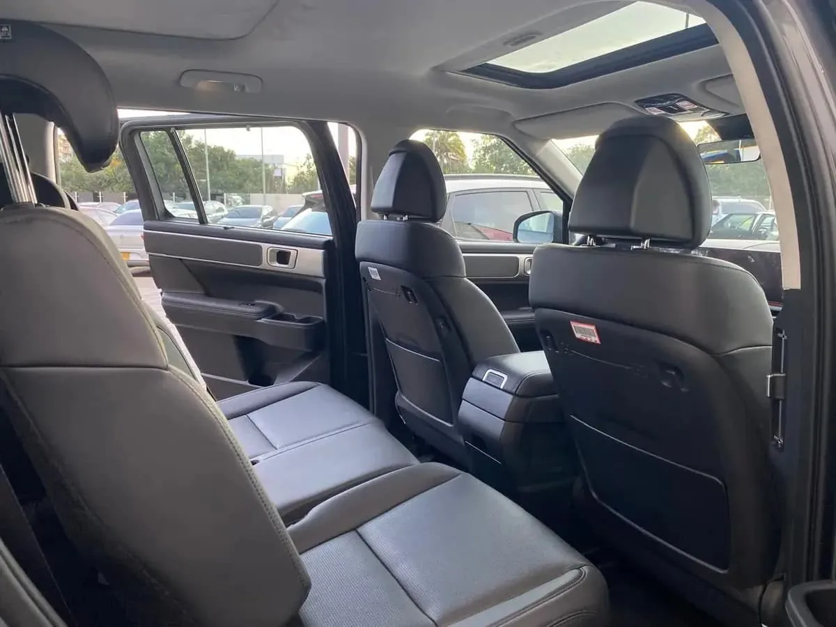 SUV Hyundai Santa Fe 2026 en Barcelona — foto 6