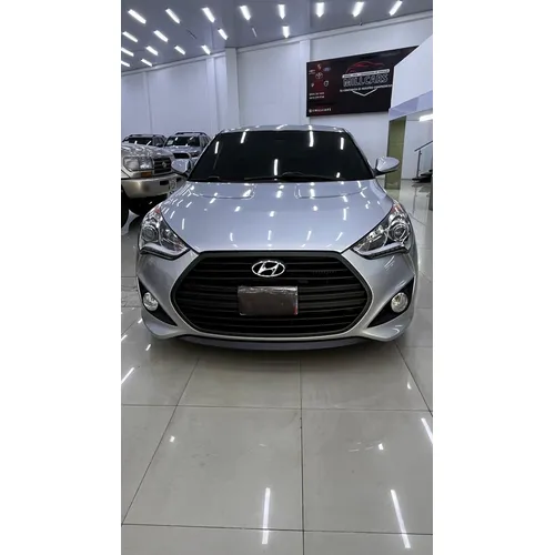 Hatchback Hyundai Veloster 2016 en Caracas — foto 2